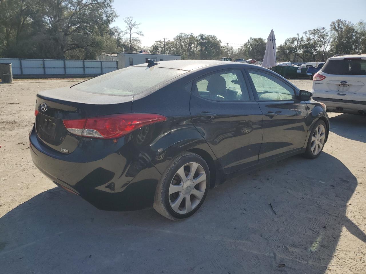2013 Hyundai Elantra - Image 3