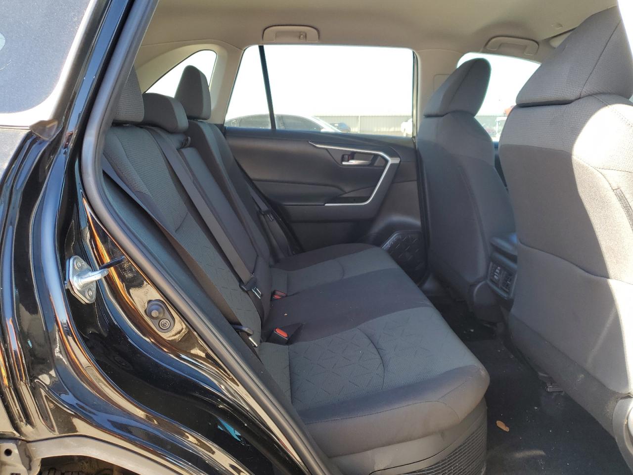 2023 Toyota RAV 4 - Image 11