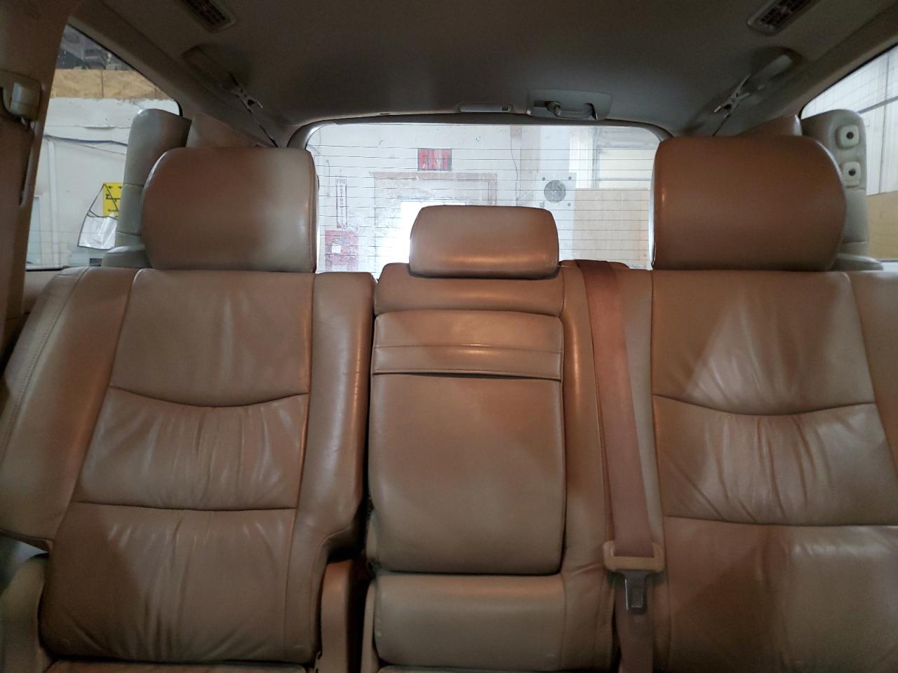 2005 Lexus GX - Image 10