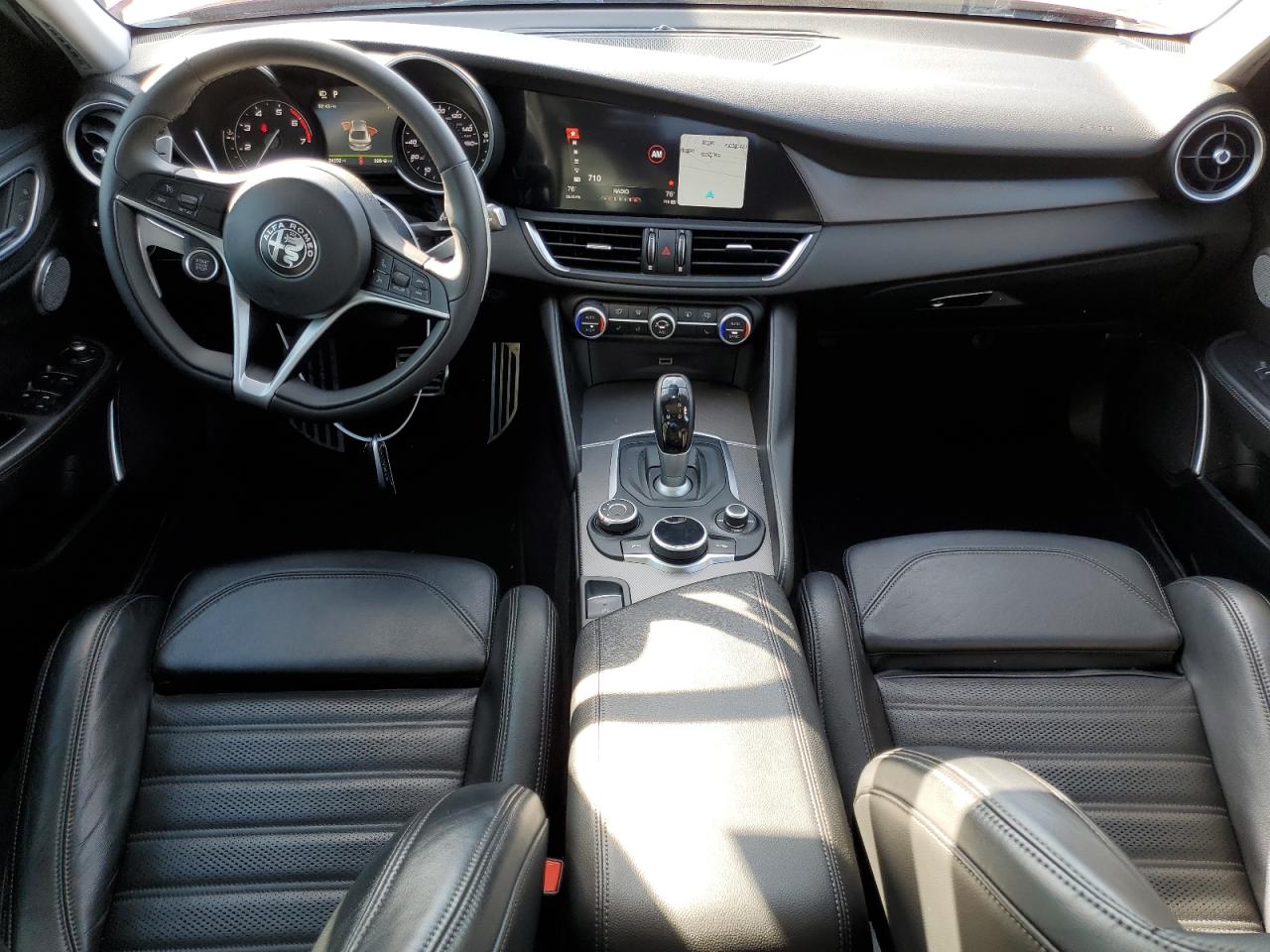2018 Alfa Romeo Giulia - Image 8