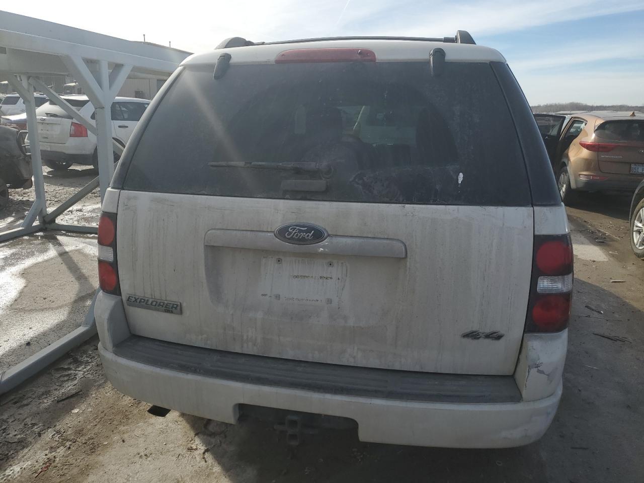 2010 Ford Explorer - Image 6