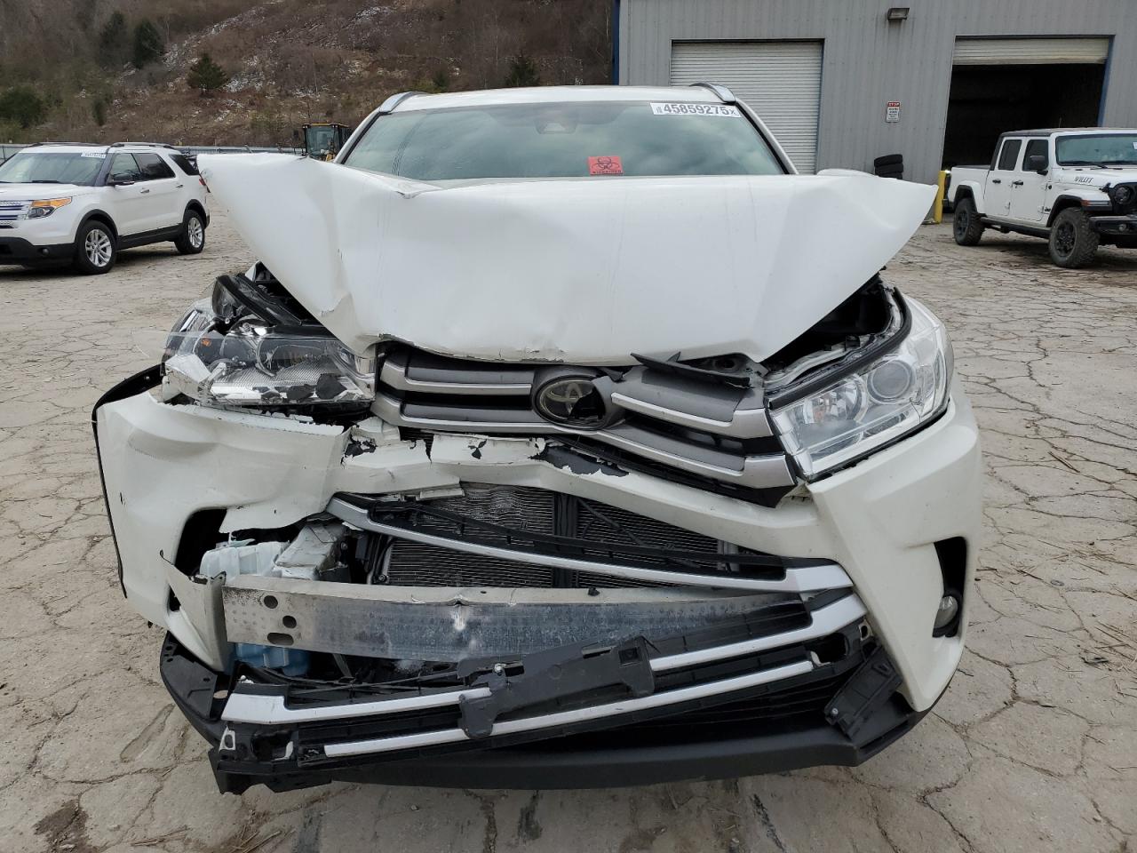 2017 Toyota Highlander - Image 5