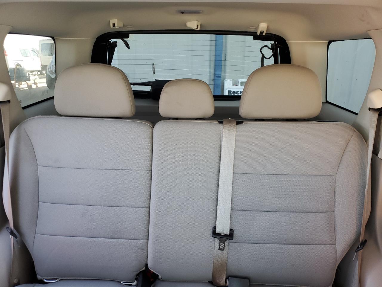 2010 Ford Escape - Image 10