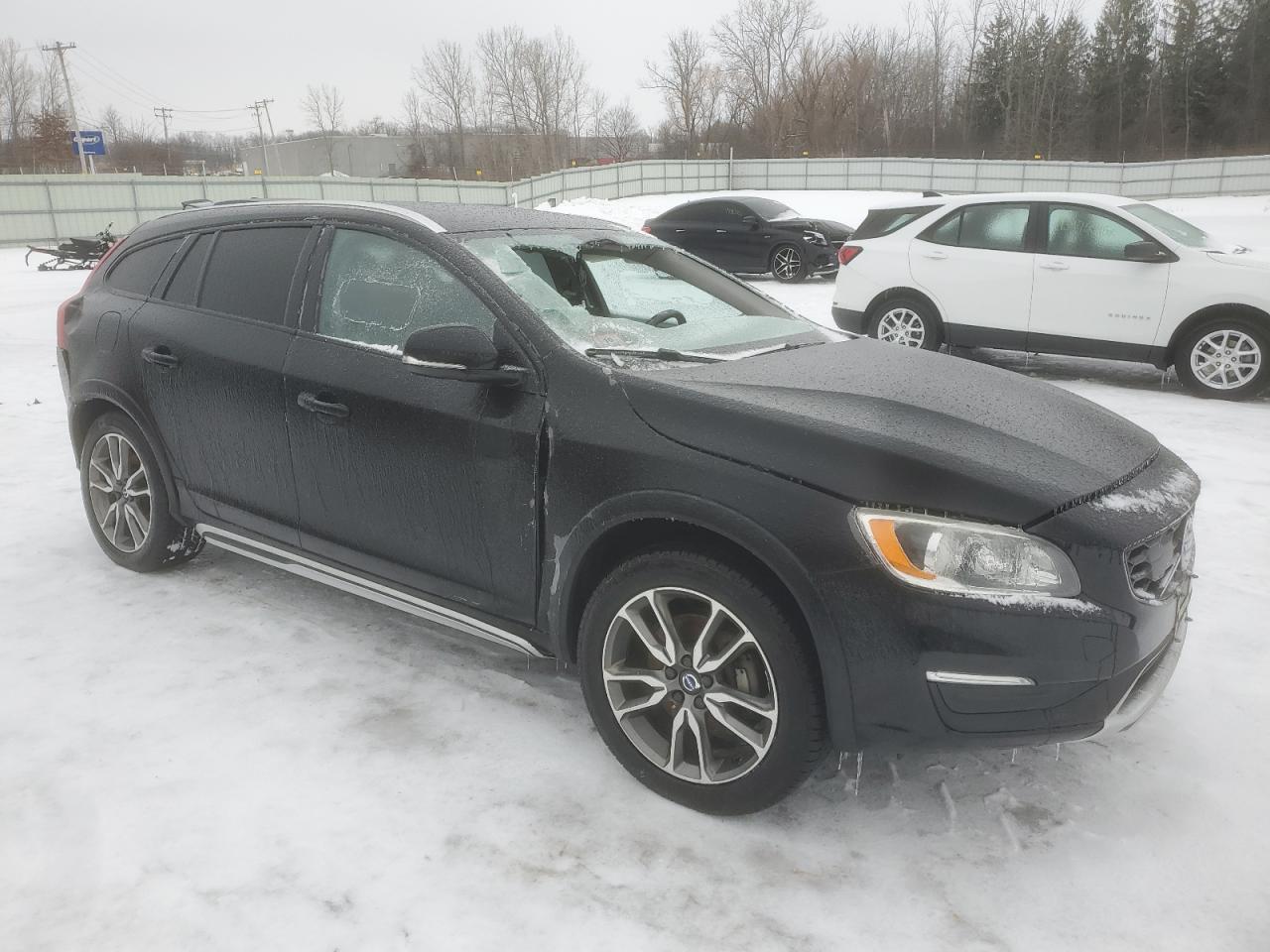 2017 Volvo V60 - Image 4