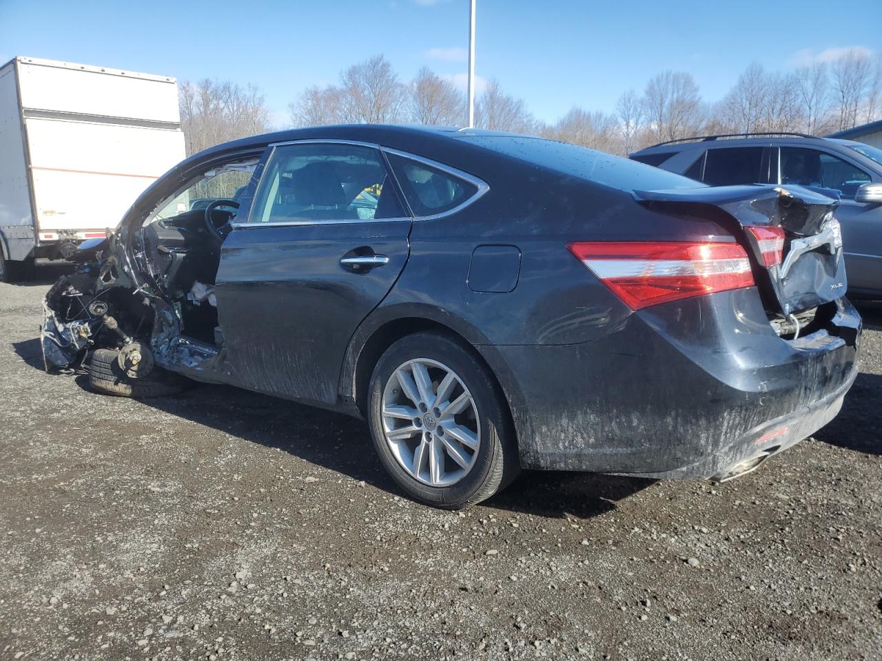 2013 Toyota Avalon - Image 2