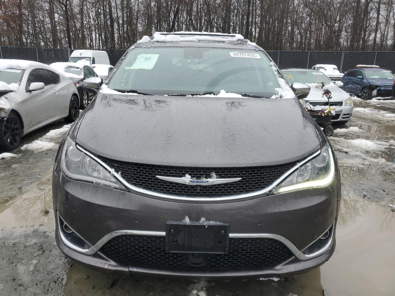 2017 Chrysler Pacifica - Image 5