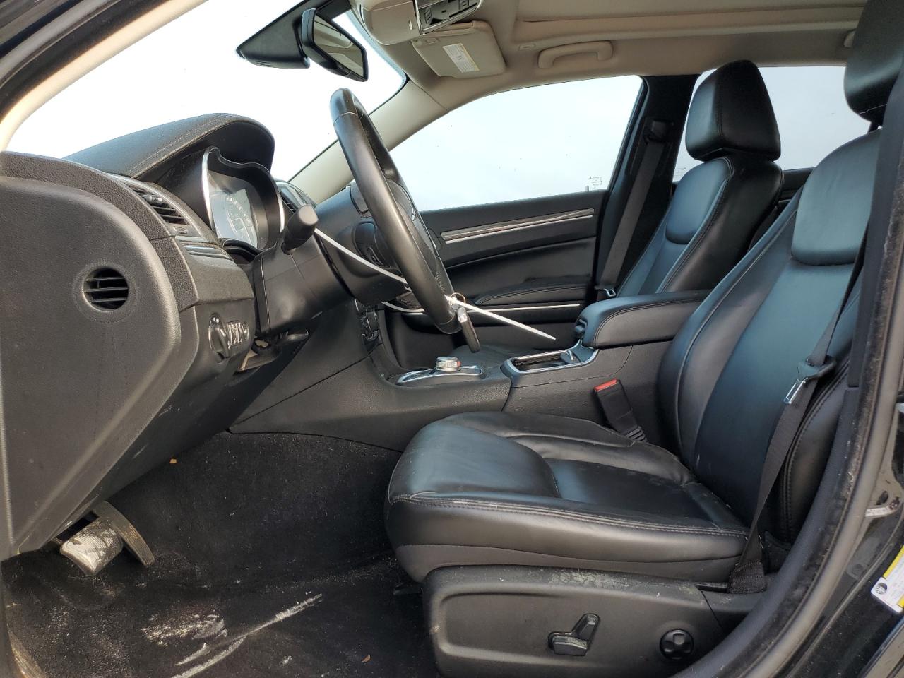 2020 Chrysler 300 - Image 7