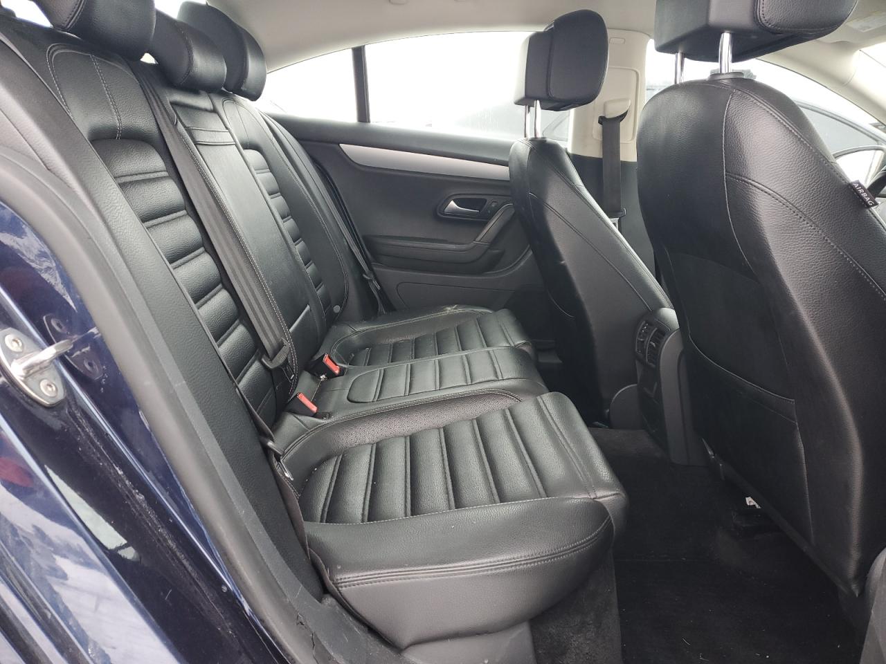 2013 Volkswagen Passat CC - Image 10