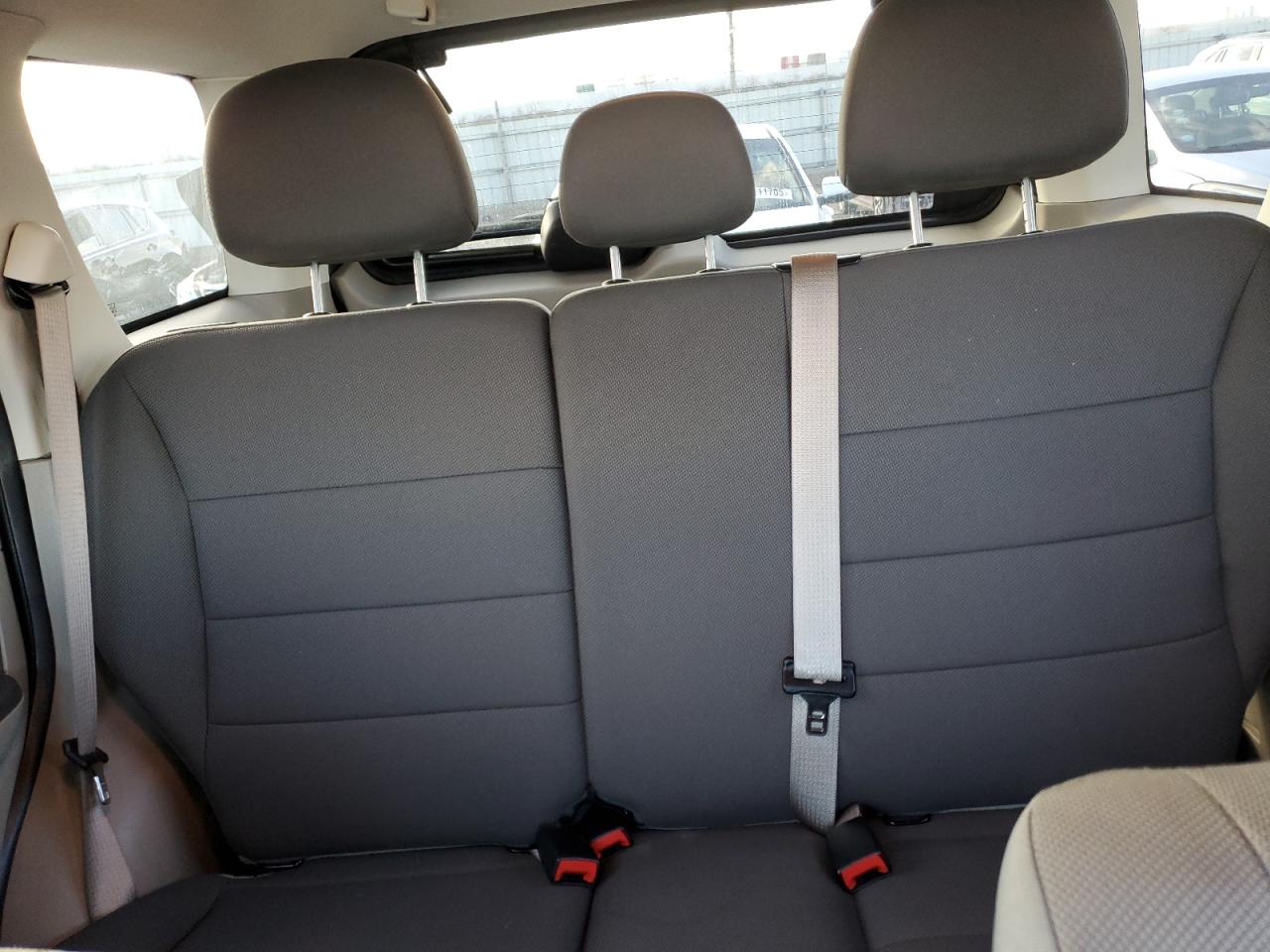 2010 Ford Escape - Image 10