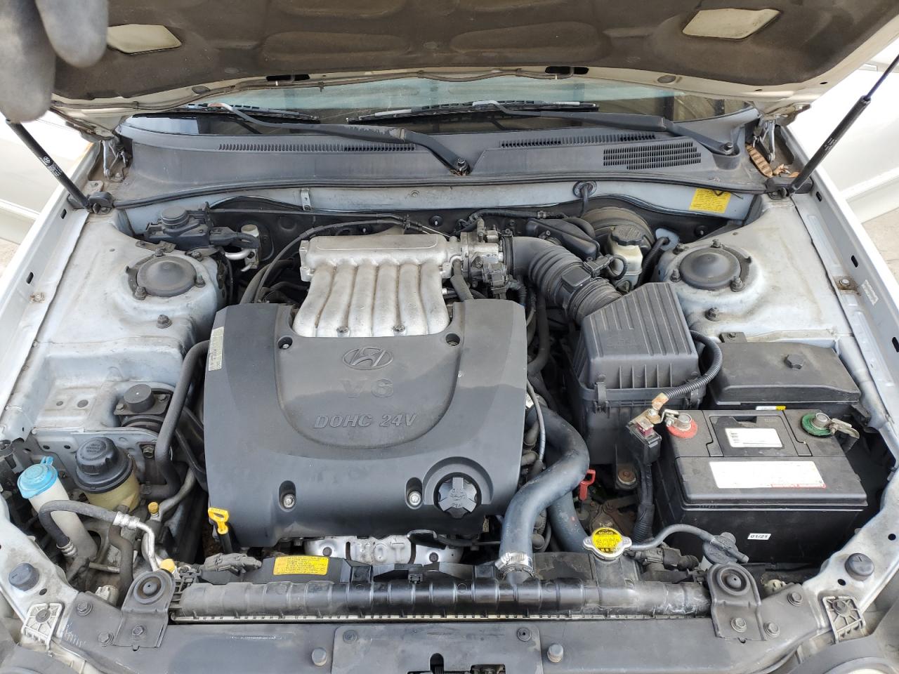 2005 Hyundai Sonata - Image 11