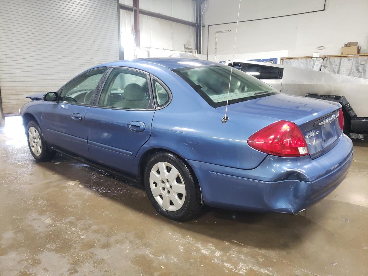 2002 Ford Taurus - Image 2