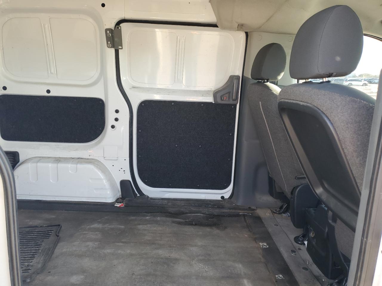 2015 Nissan NV - Image 11