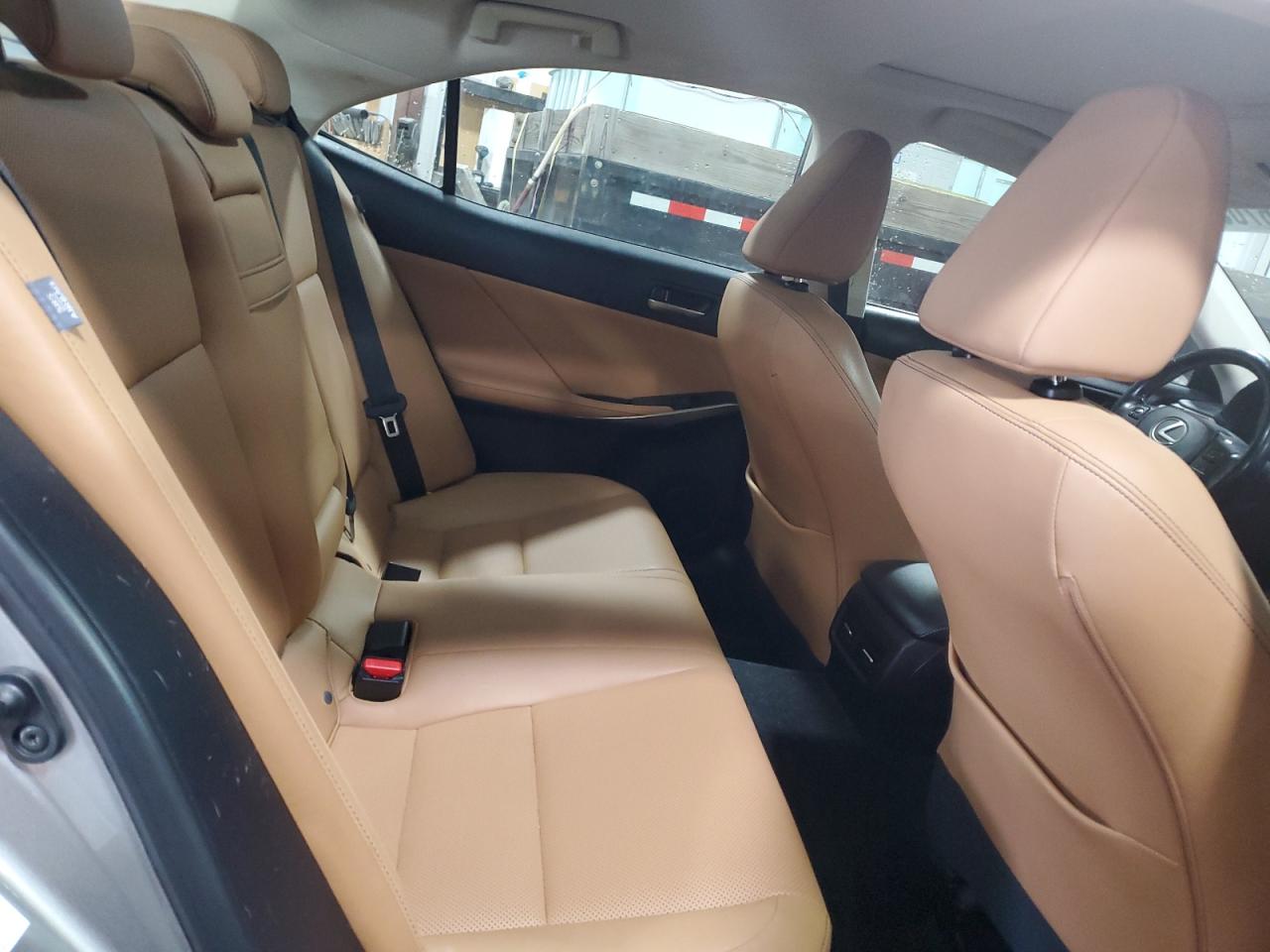 2017 Lexus IS - Image 10