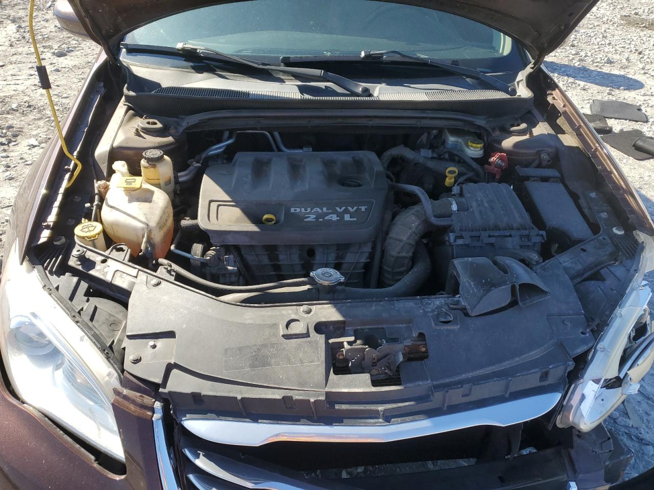 2013 Chrysler 200 - Image 12
