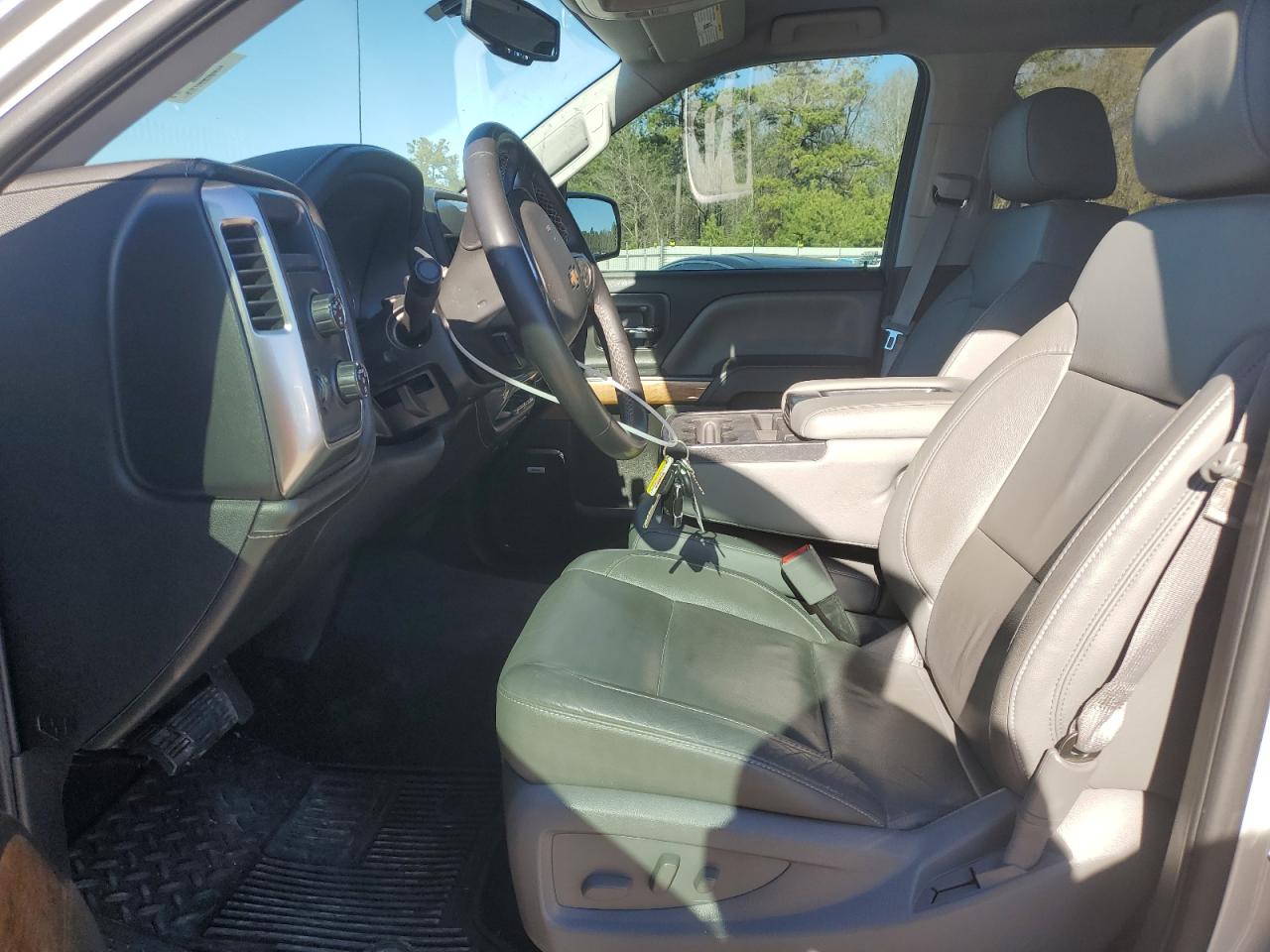 2015 Chevrolet Silverado - Image 7