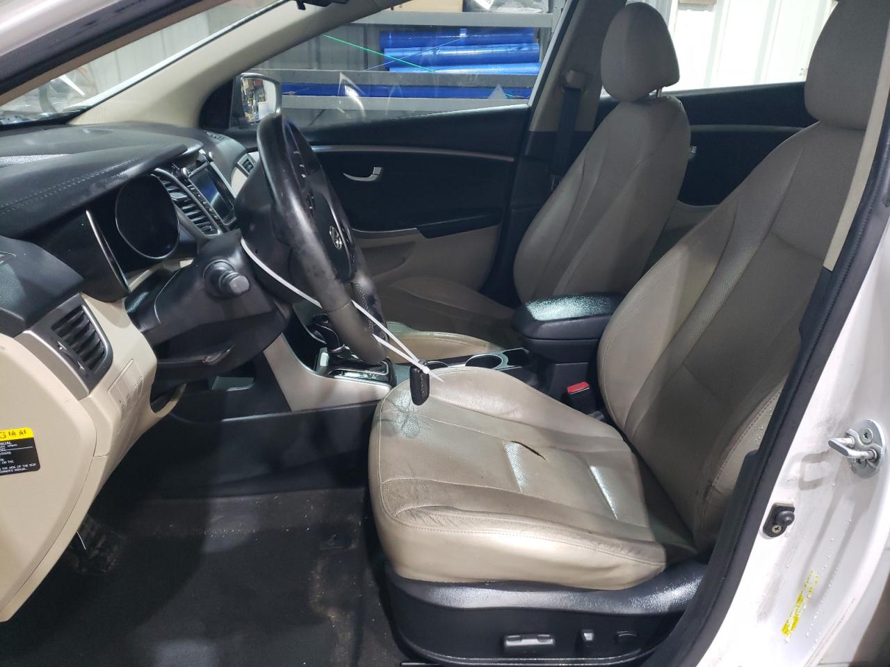 2013 Hyundai Elantra - Image 7
