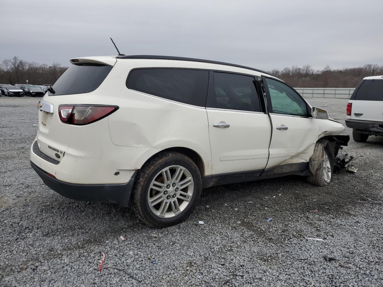 2015 Chevrolet Traverse - Image 3