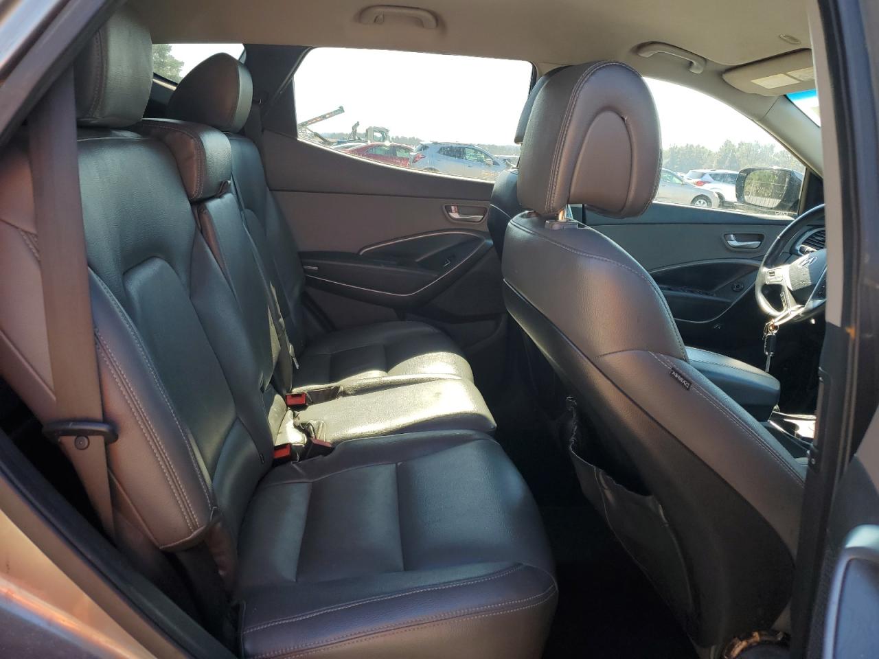 2013 Hyundai Santa Fe - Image 11