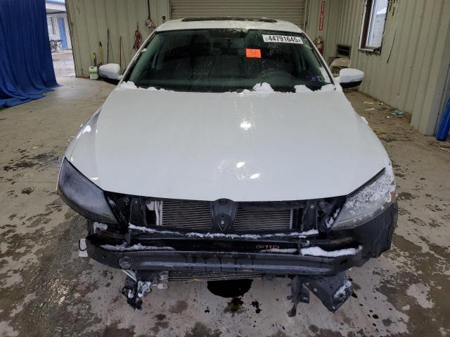 Sedans VOLKSWAGEN JETTA 2017 White