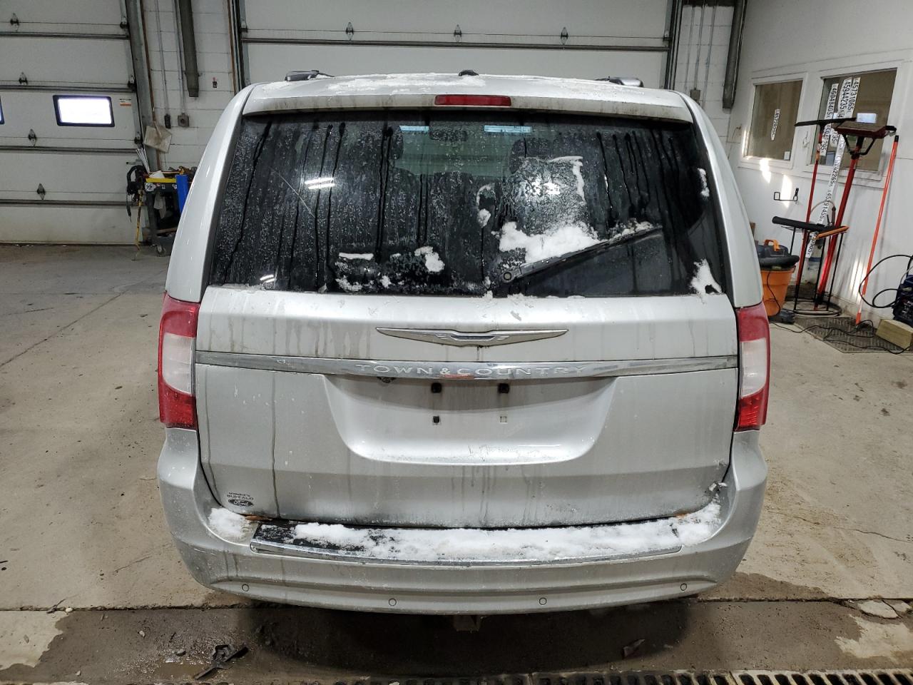 2011 Chrysler Town & Country - Image 6