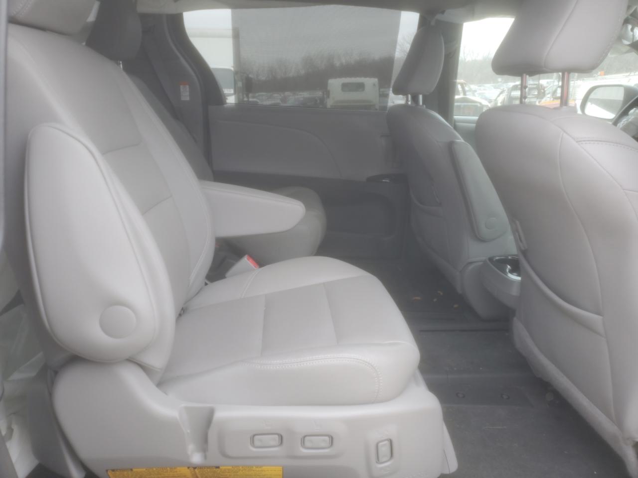 5TDYZ3DC1JS958089 TOYOTA All Models 2018