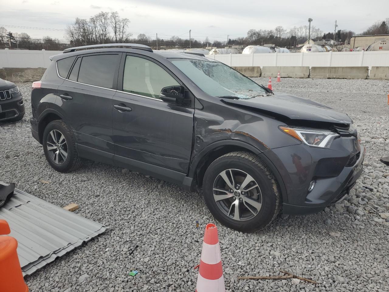 2018 Toyota RAV 4 - Image 4