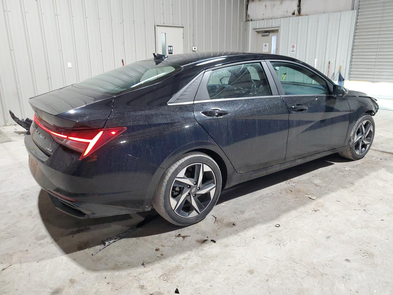 2023 Hyundai Elantra - Image 3
