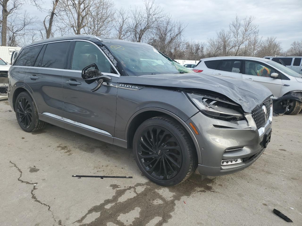2021 Lincoln Aviator - Image 4