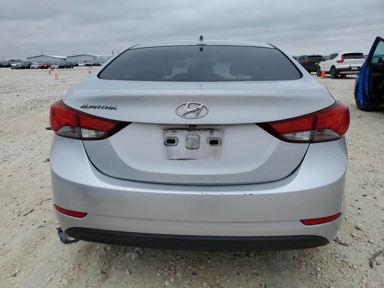 2014 Hyundai Elantra - Image 6