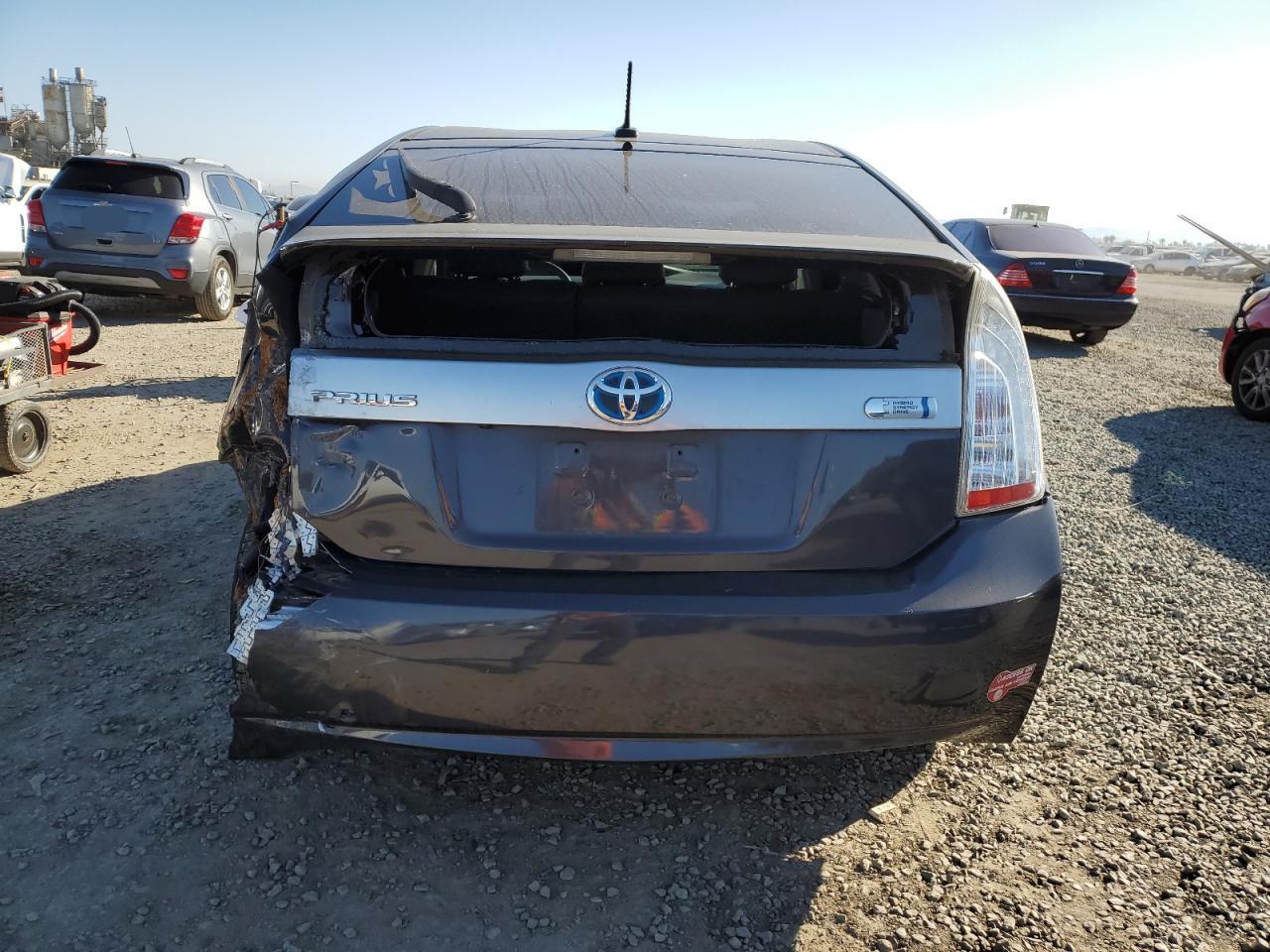 2013 Toyota Prius - Image 6