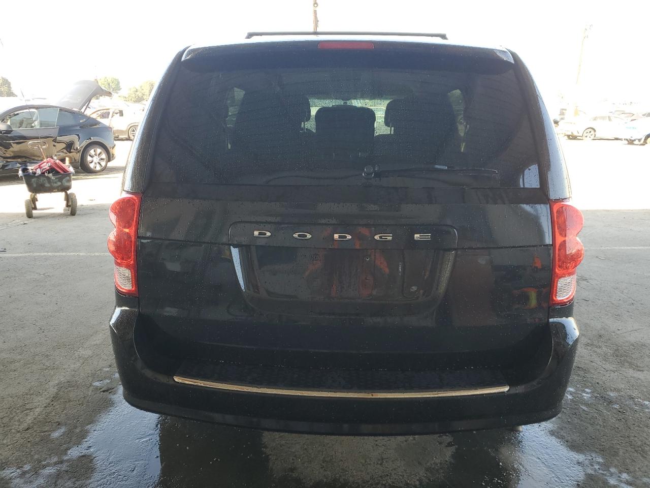 2015 Dodge Caravan - Image 6