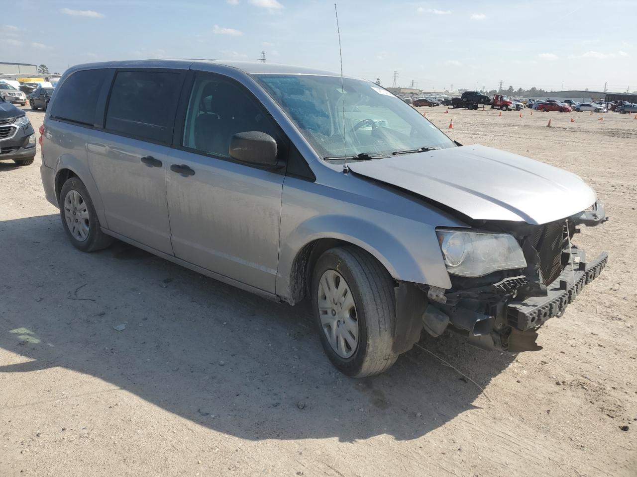 2019 Dodge Caravan - Image 4