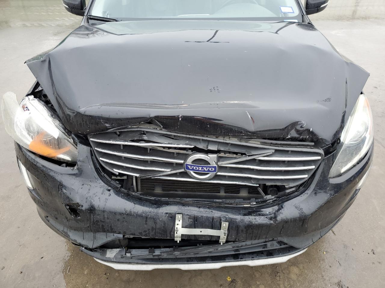 2016 Volvo XC60 - Image 12