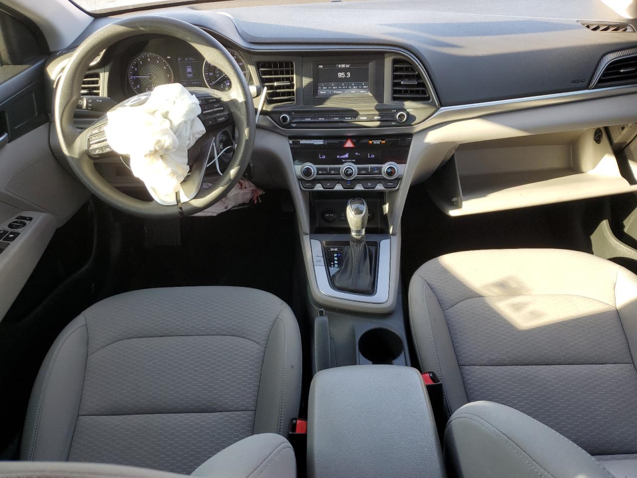 2020 Hyundai Elantra - Image 8