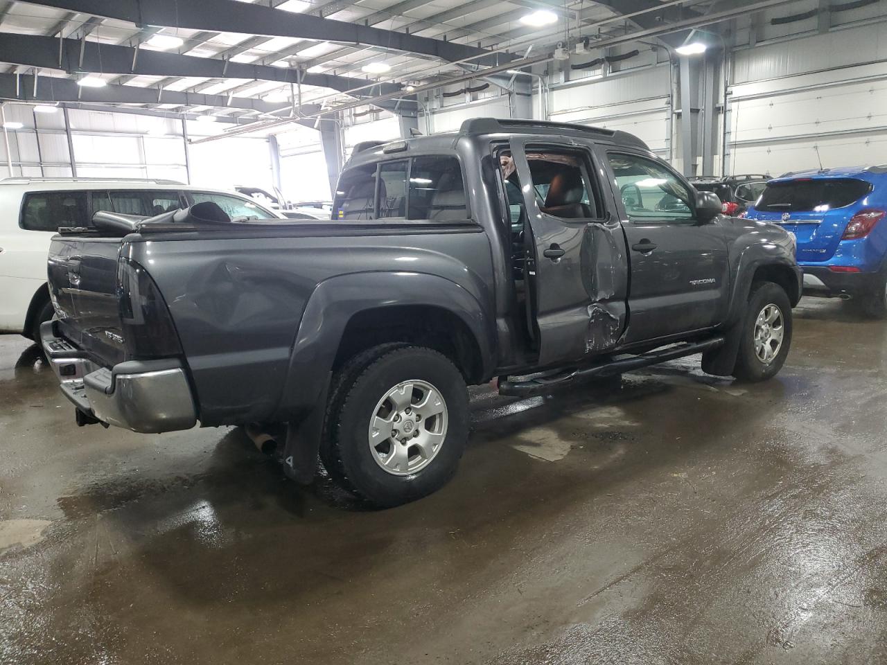 2014 Toyota Tacoma - Image 3