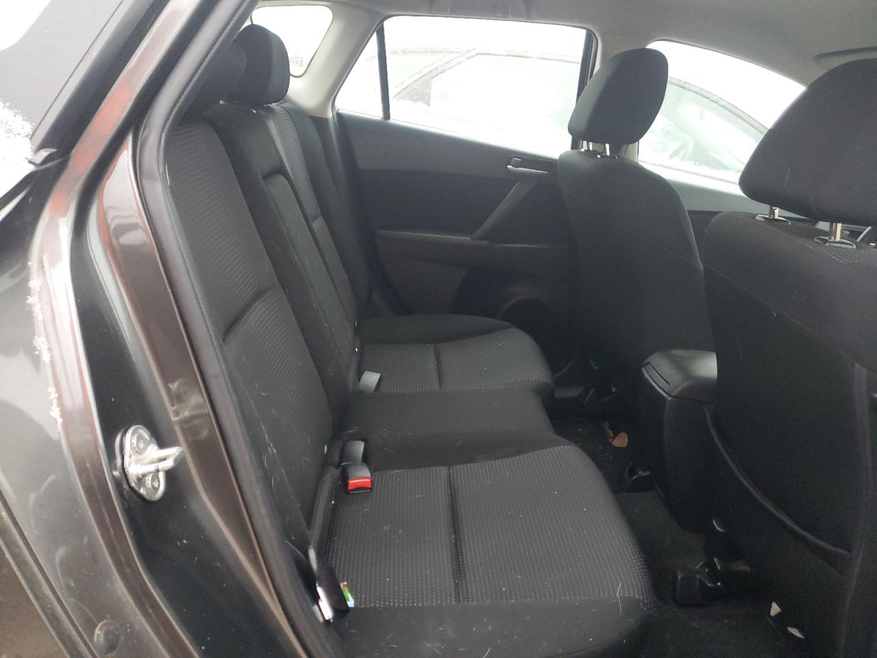 2013 Mazda 3 - Image 10