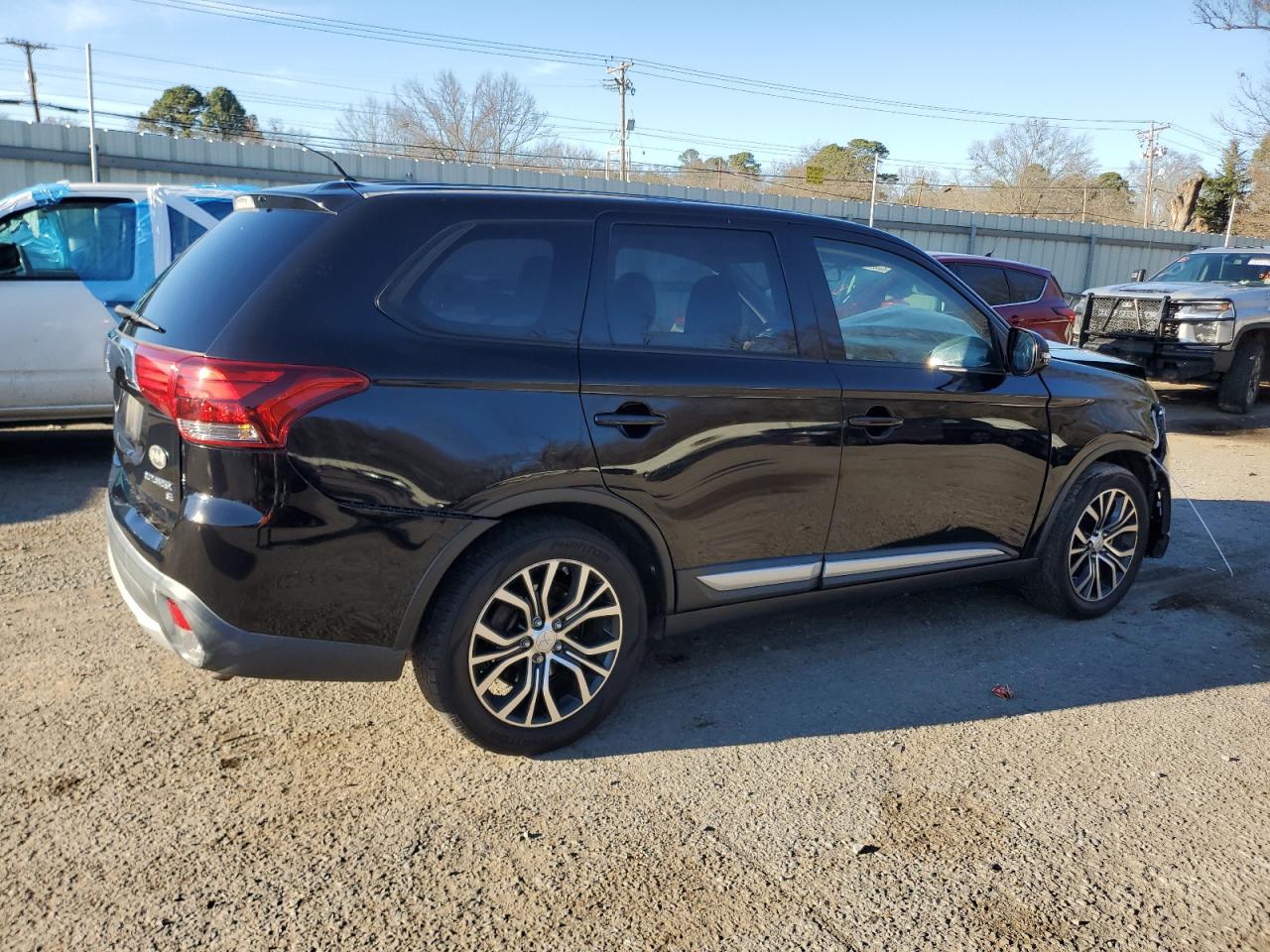 2016 Mitsubishi Outlander - Image 3