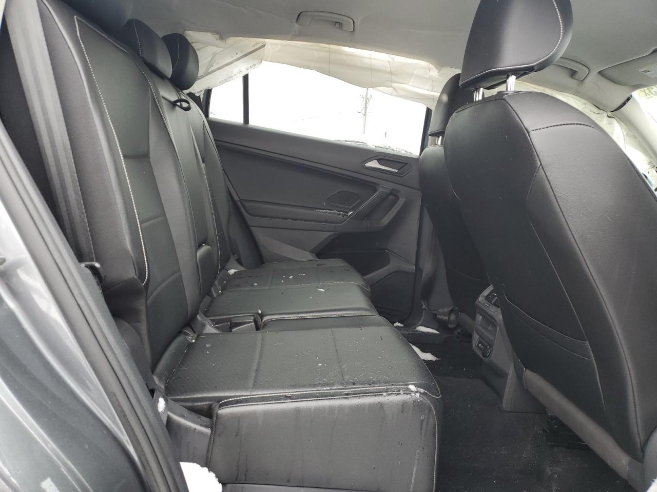 2021 Volkswagen Tiguan - Image 12