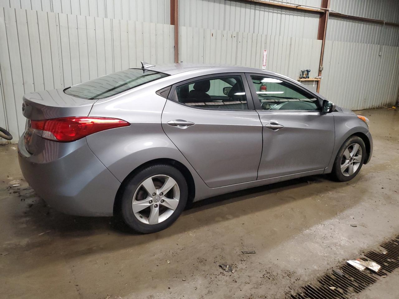 2012 Hyundai Elantra - Image 3