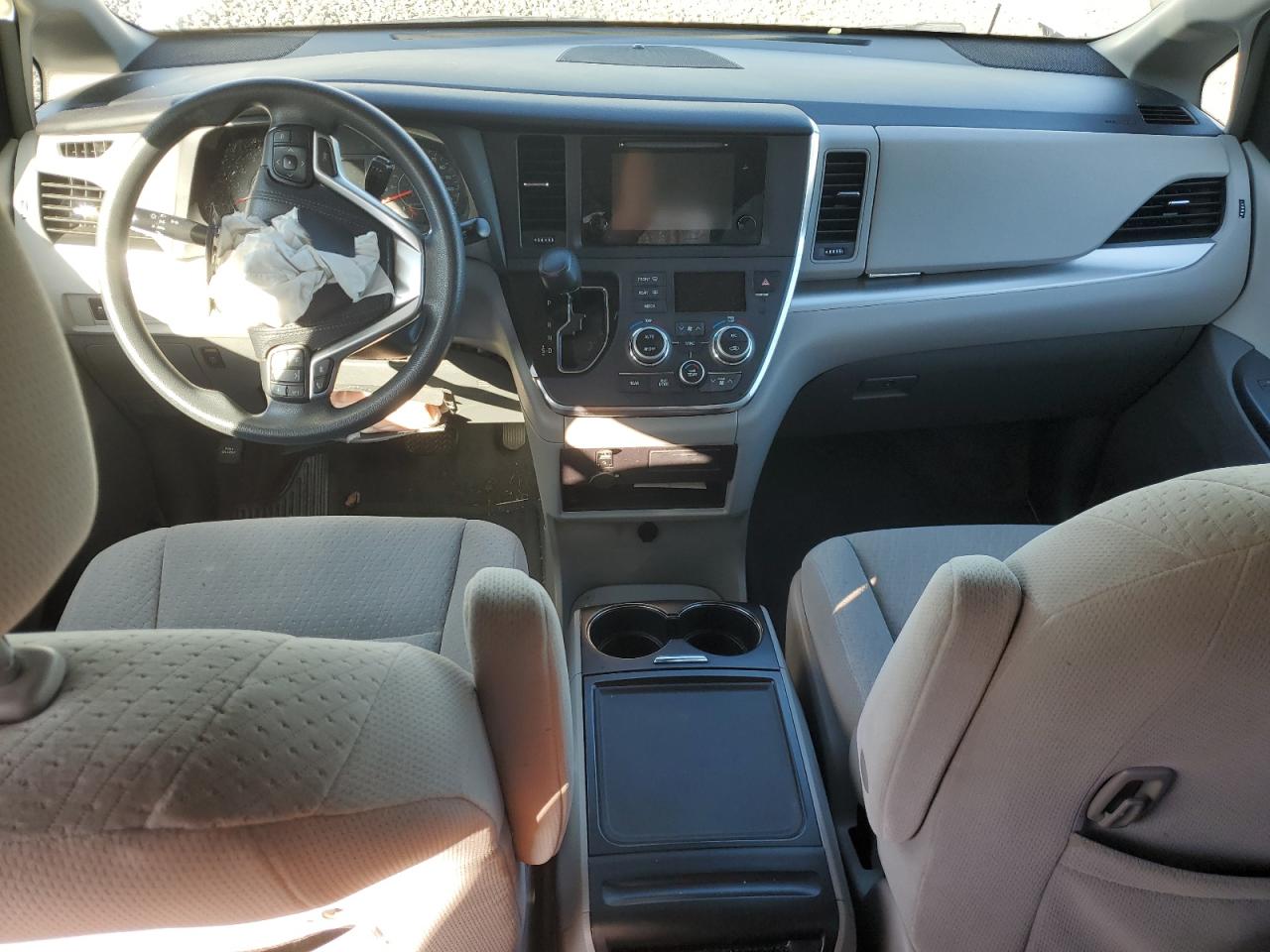 2015 Toyota Sienna - Image 8