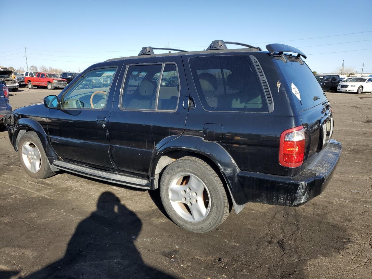 2001 Infiniti QX4 - Image 2