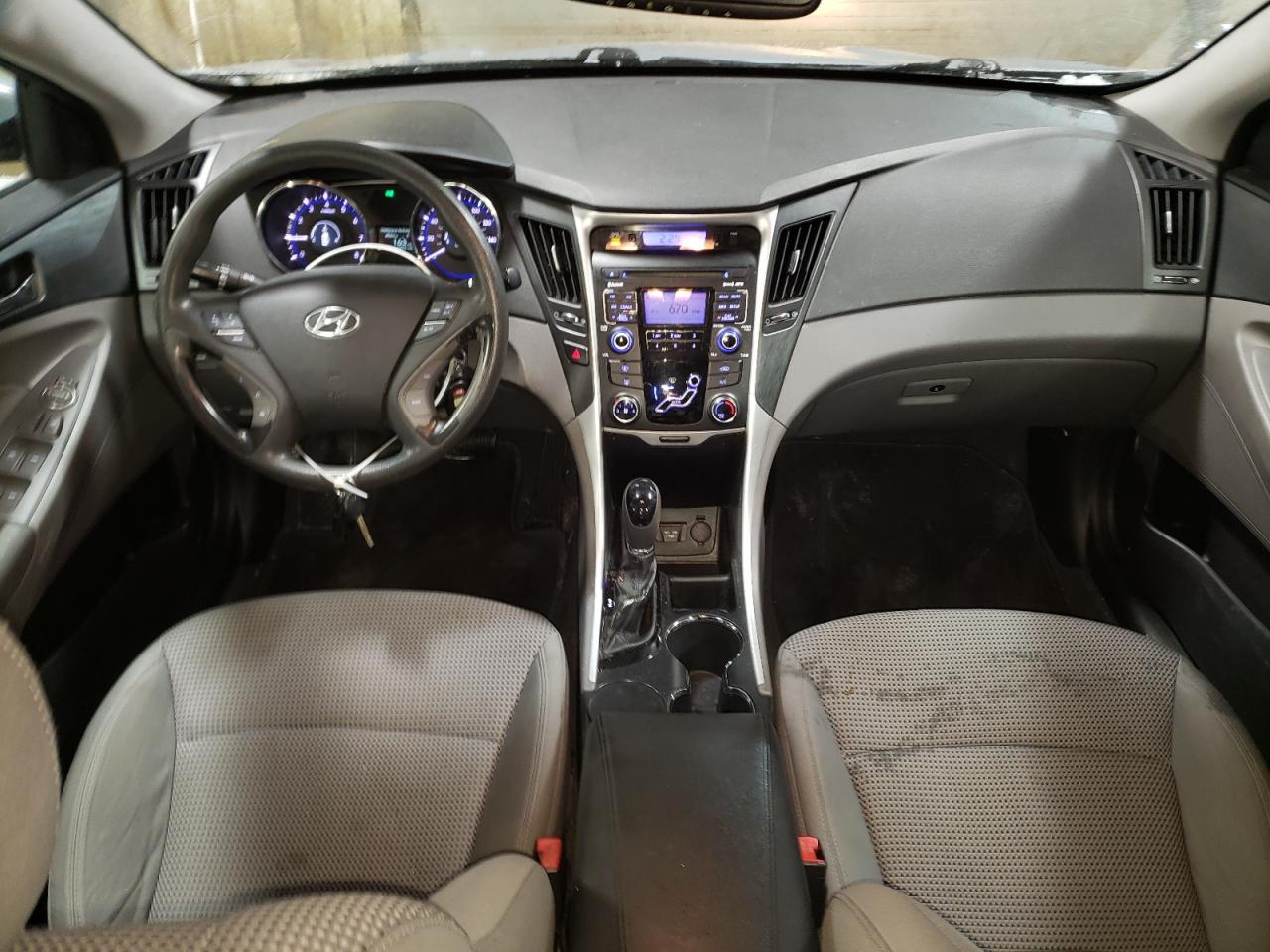 2011 Hyundai Sonata - Image 8