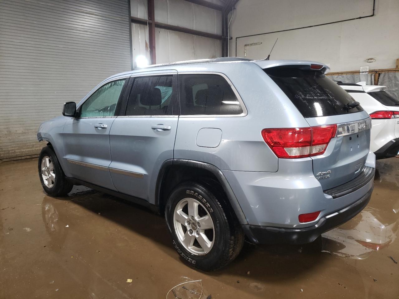 2013 Jeep Grand Cherokee - Image 2