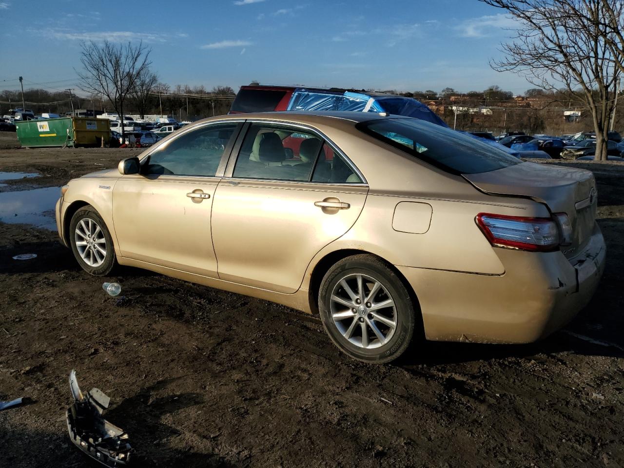 2011 Toyota Camry - Image 2