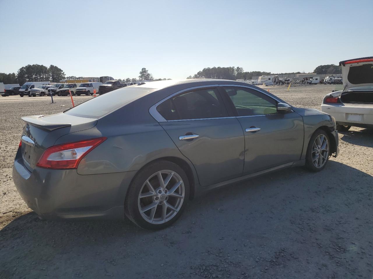 2009 Nissan Maxima - Image 3