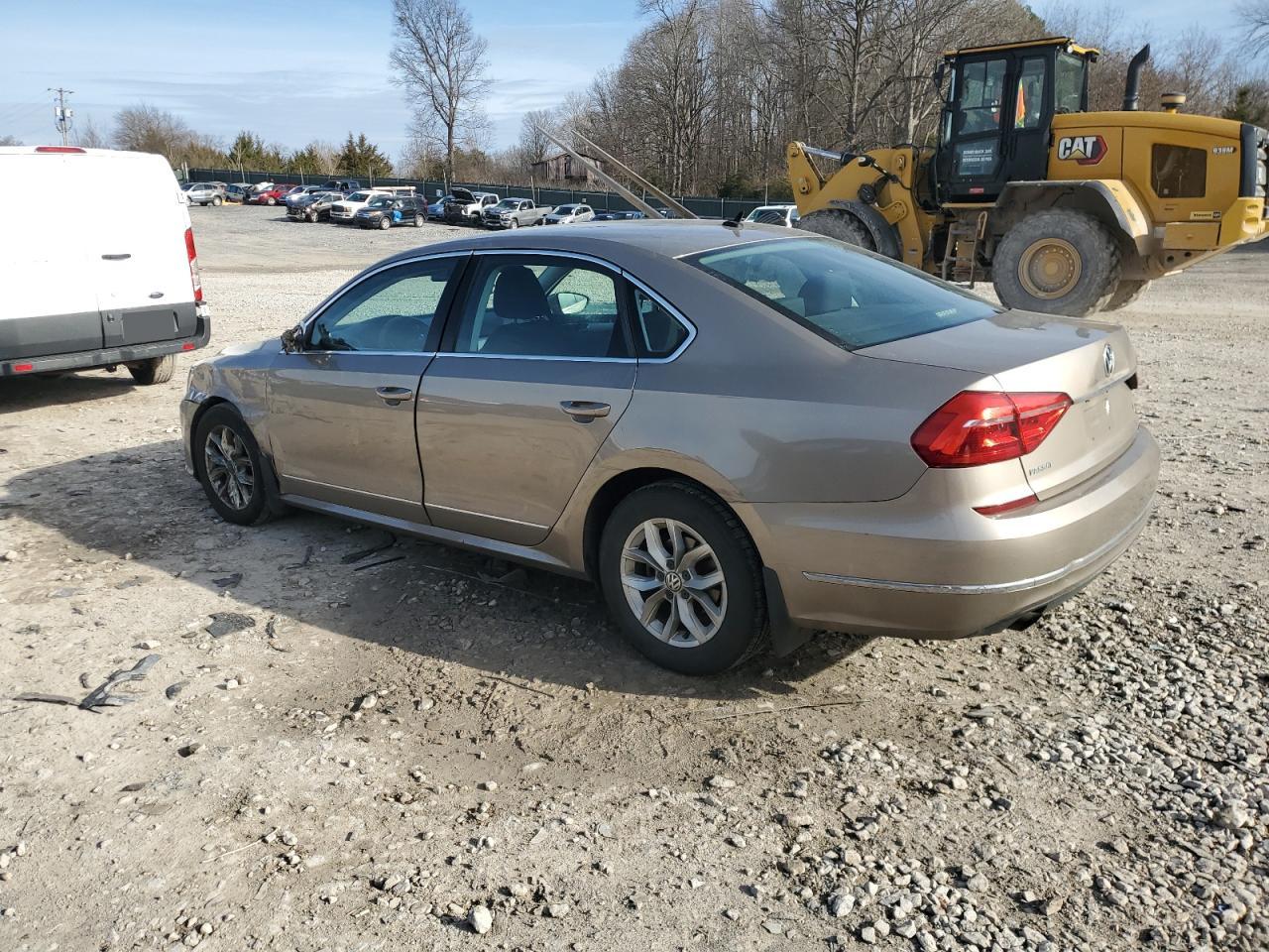 2016 Volkswagen Passat - Image 2