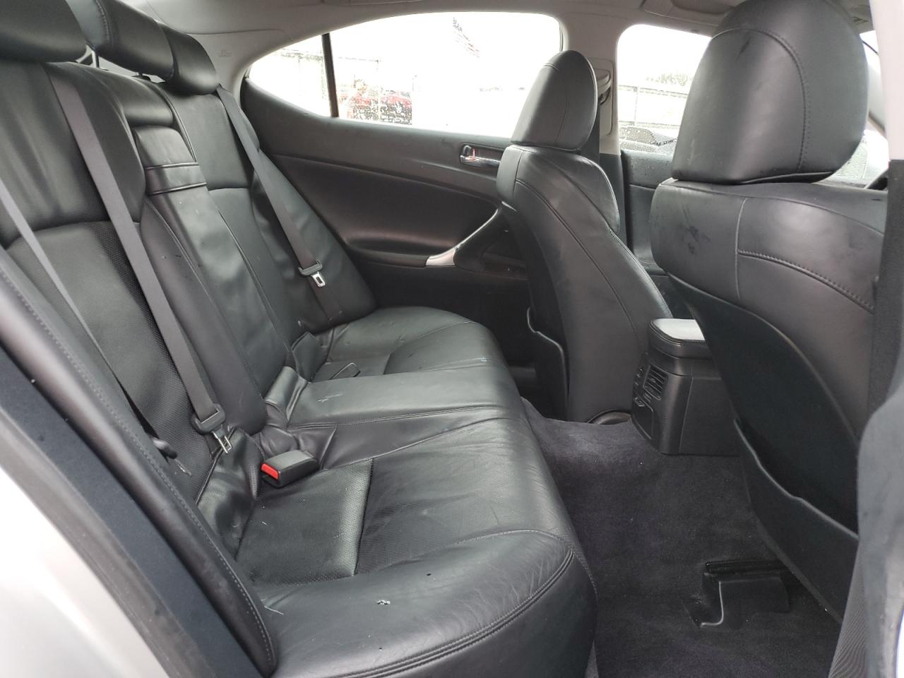2007 Lexus IS - Image 10