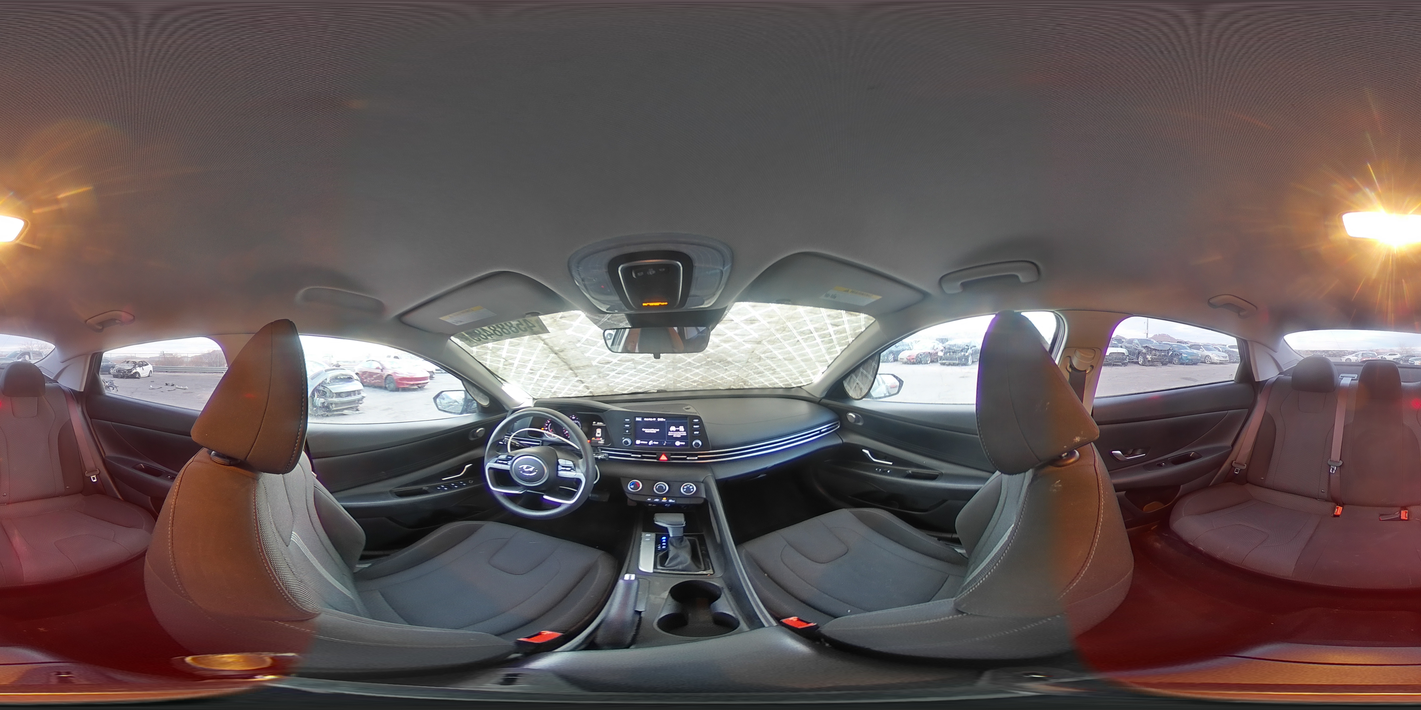 2022 Hyundai Elantra - Image 13