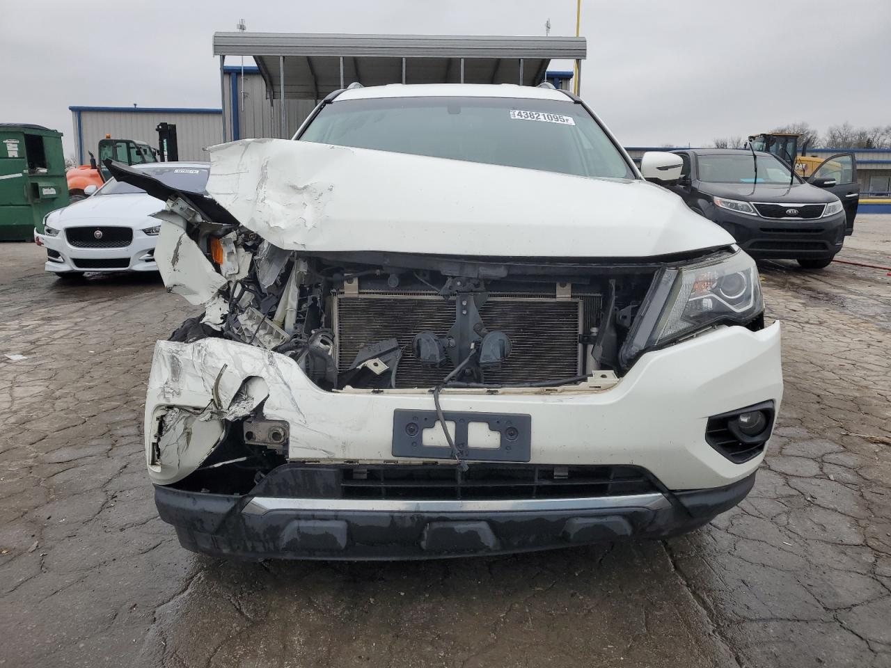 2017 Nissan Pathfinder - Image 5