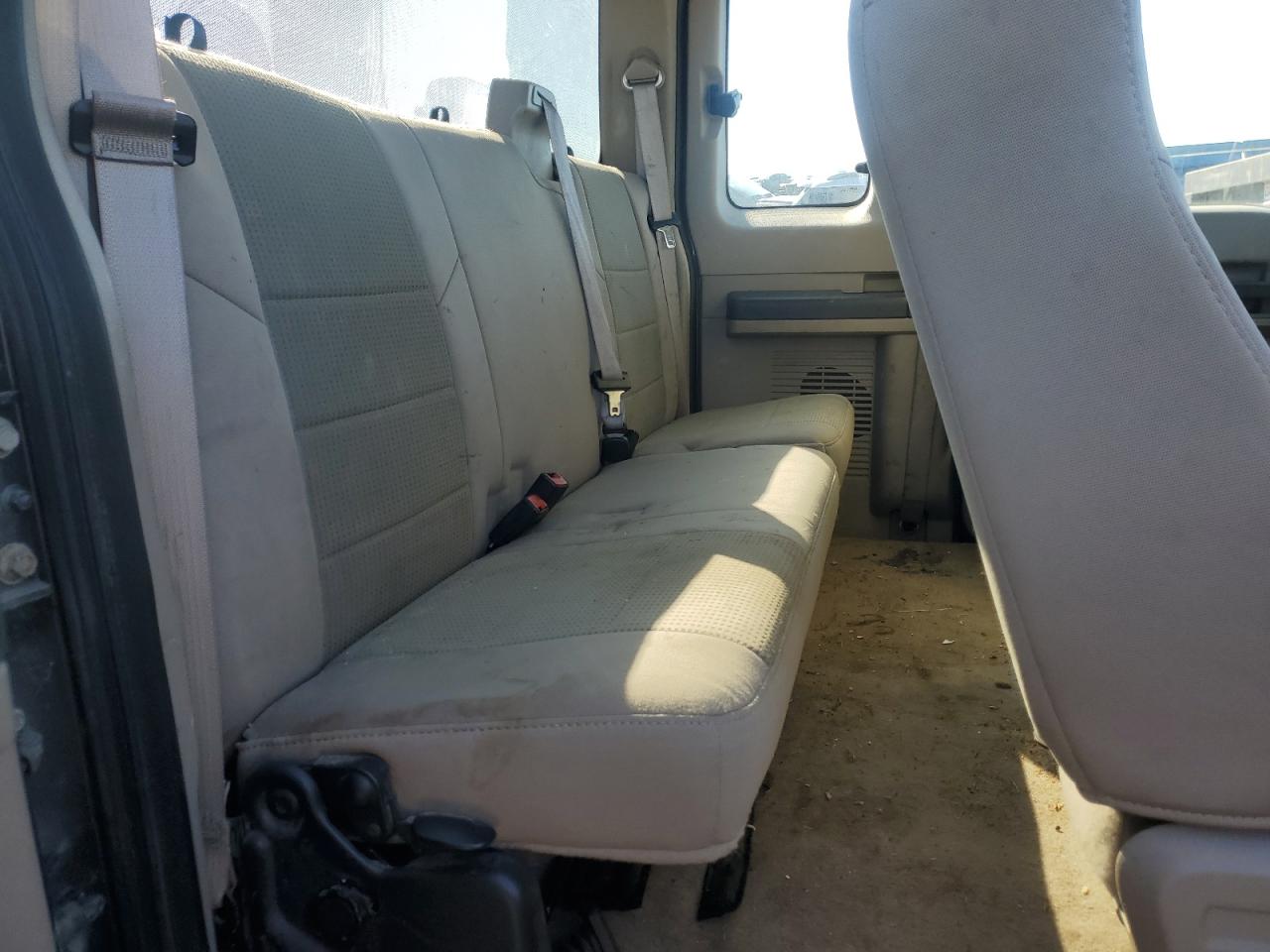 2008 Ford F250 - Image 10